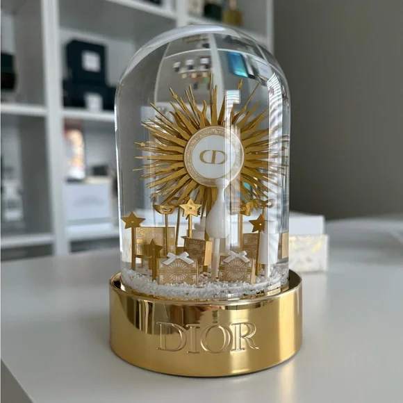 Christian Dior collectible Snow Globe - Picture 4 of 5
